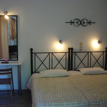 Iron House Apartment Agios Georgios  Bagian luar foto