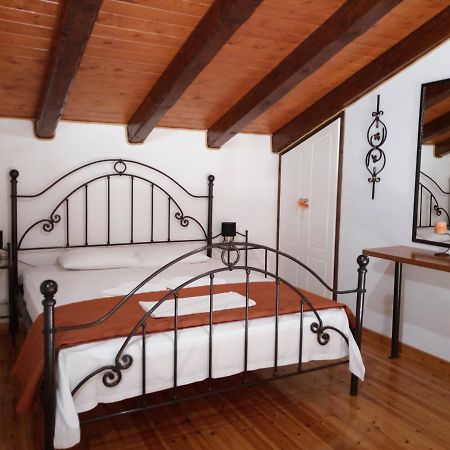 Iron House Apartment Agios Georgios  Bagian luar foto
