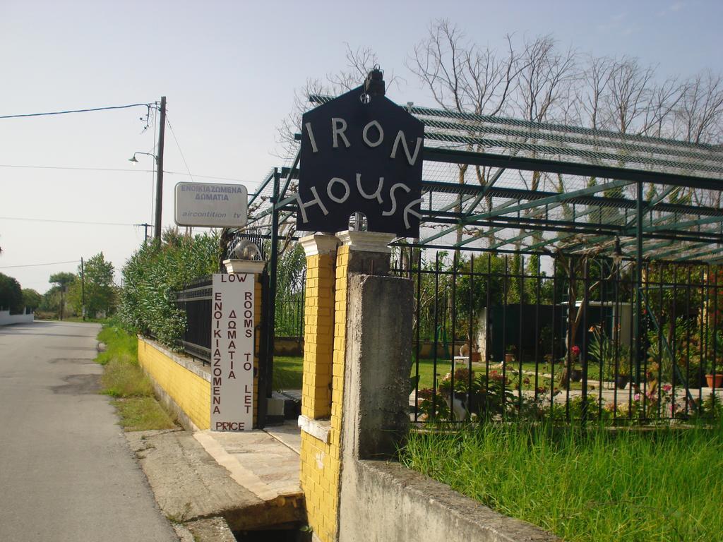 Iron House Apartment Agios Georgios  Bagian luar foto