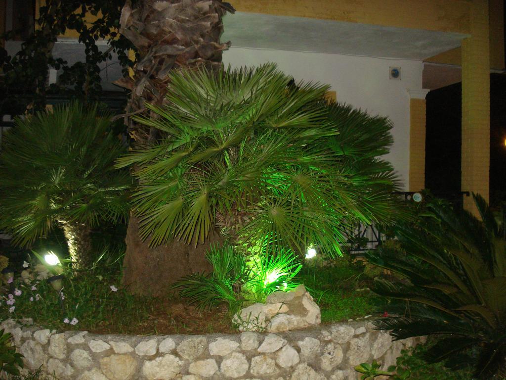 Iron House Apartment Agios Georgios  Bagian luar foto