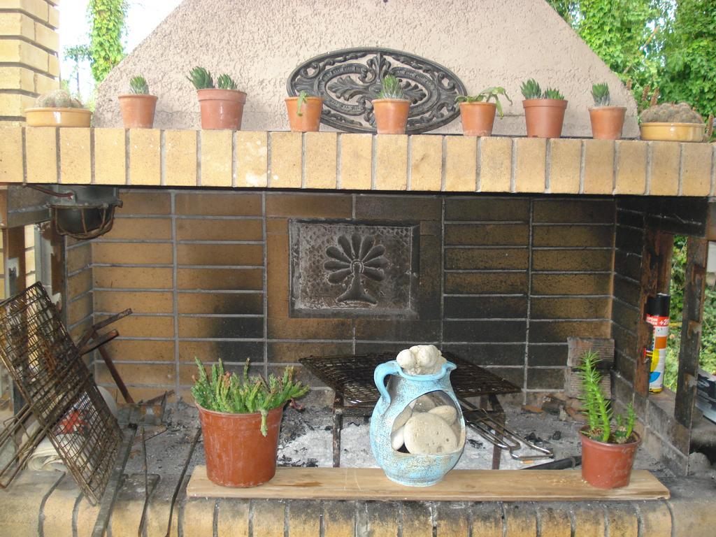 Iron House Apartment Agios Georgios  Bagian luar foto