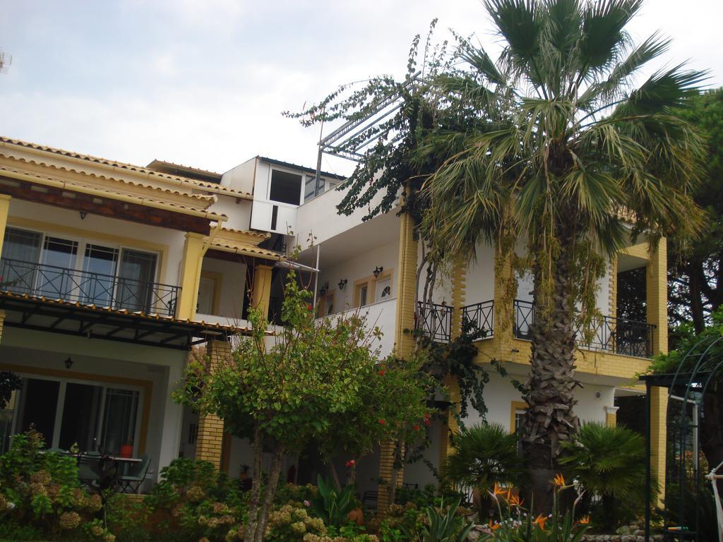 Iron House Apartment Agios Georgios  Bagian luar foto