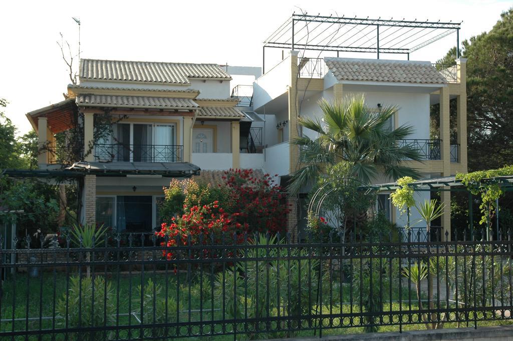 Iron House Apartment Agios Georgios  Bagian luar foto