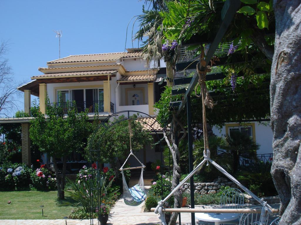 Iron House Apartment Agios Georgios  Bagian luar foto