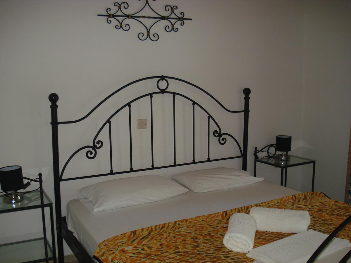 Iron House Apartment Agios Georgios  Bagian luar foto